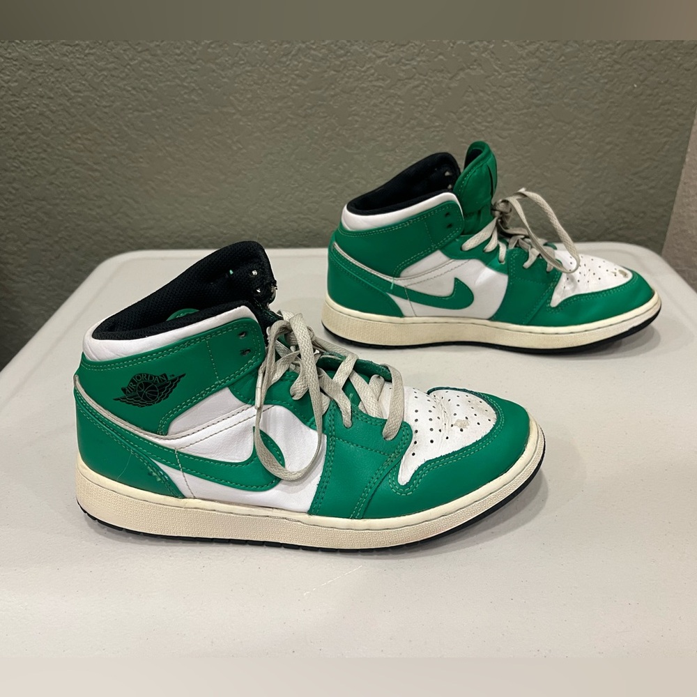 Nike Air Jordan 1 Mid Lucky Green Youth Sneakers Shoes DQ8423-301 Size 6.5Y